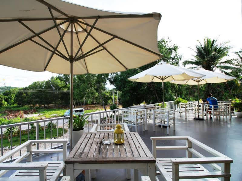 Emis Hotel Phu Quoc Bagian luar foto