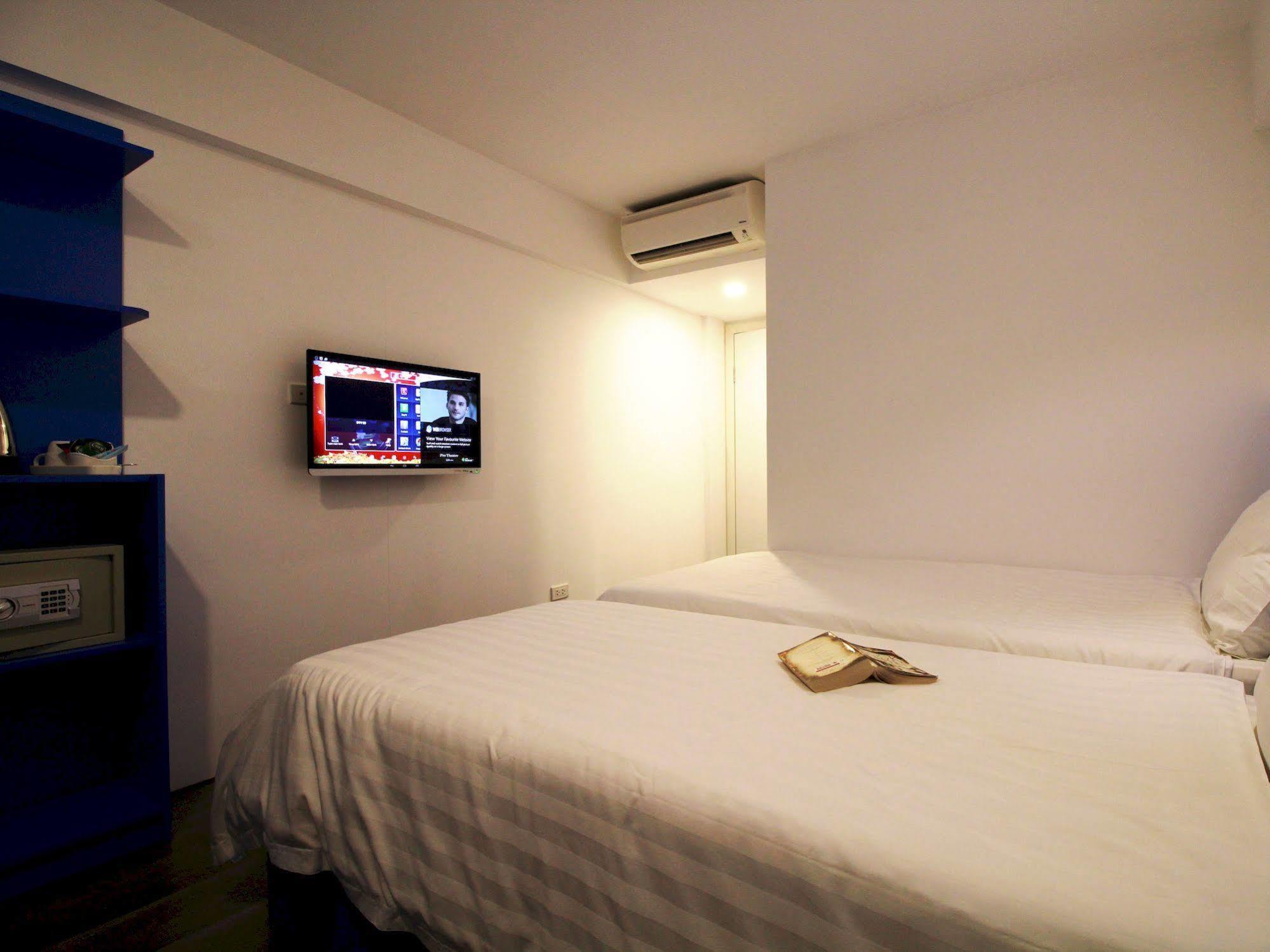 Emis Hotel Phu Quoc Bagian luar foto
