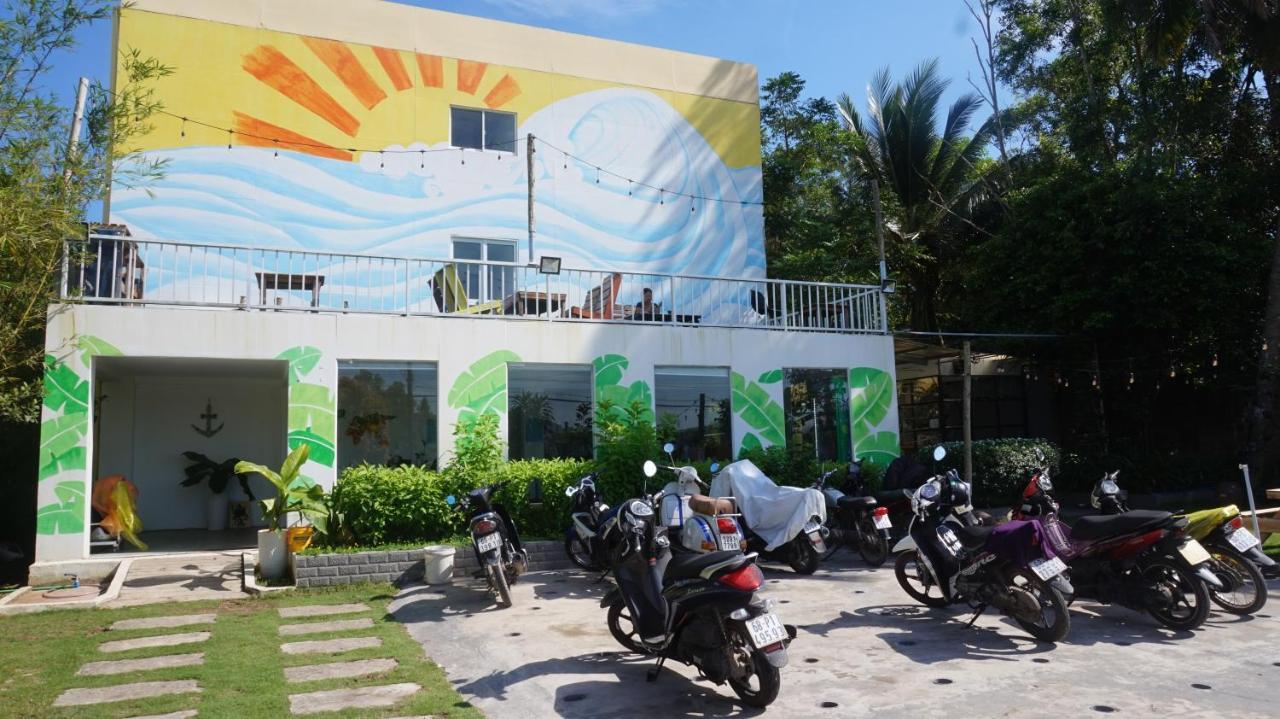 Emis Hotel Phu Quoc Bagian luar foto